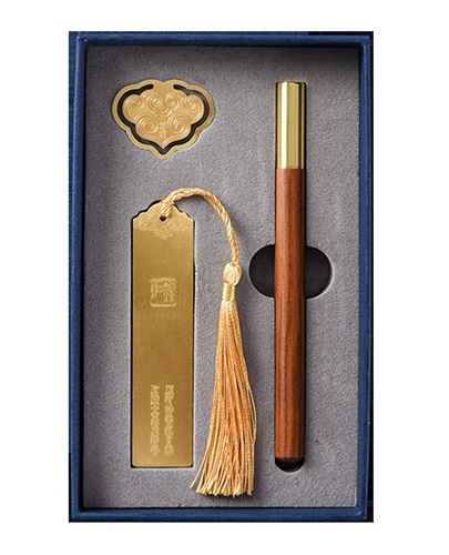 畢業(yè)紀念文(wén)具套裝定制(zhì)